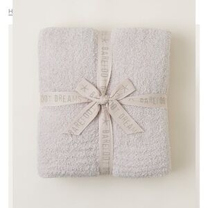 NWT Barefoot Dreams Cozy Chic throw in stone